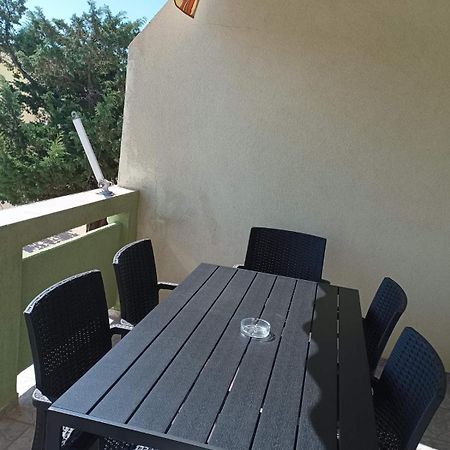 Apartmani Ana Vir Exteriör bild