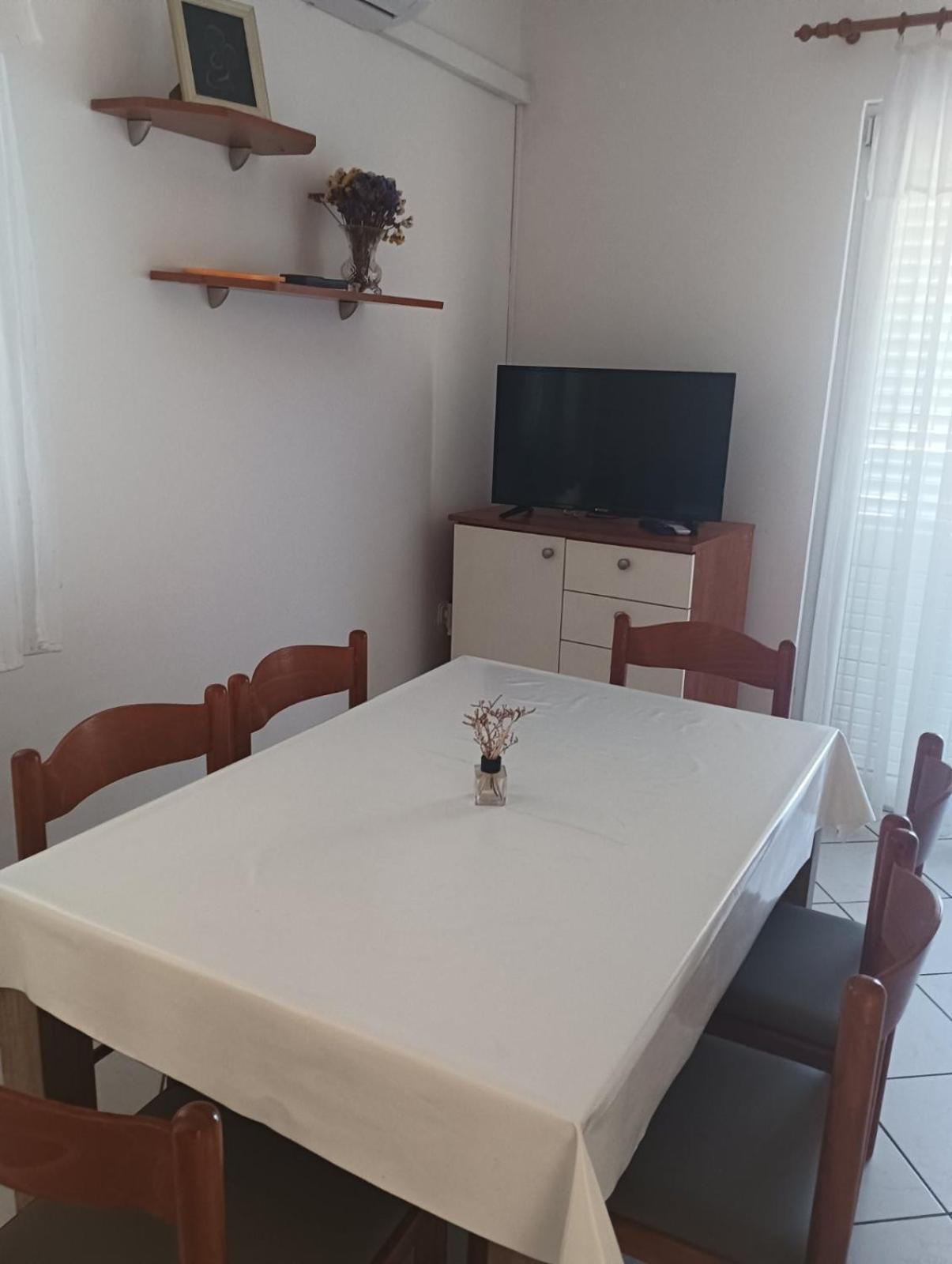 Apartmani Ana Vir Exteriör bild