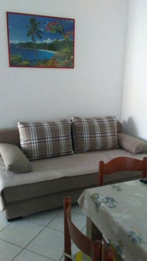 Apartmani Ana Vir Exteriör bild