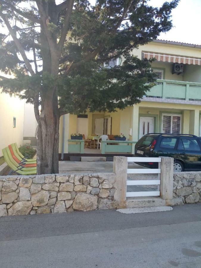 Apartmani Ana Vir Exteriör bild