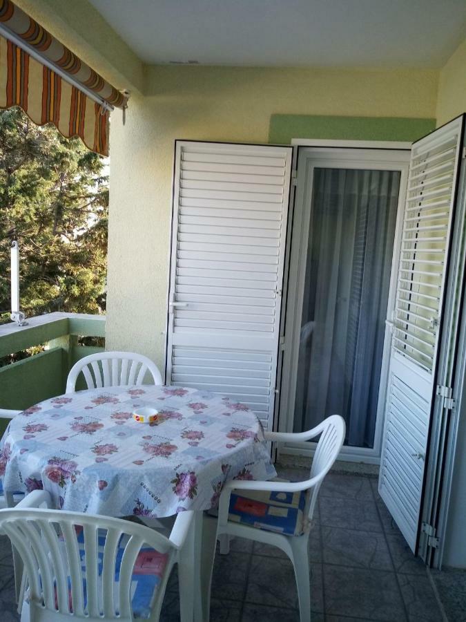 Apartmani Ana Vir Exteriör bild