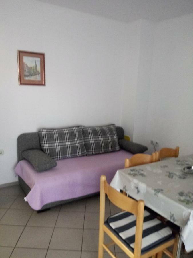 Apartmani Ana Vir Exteriör bild
